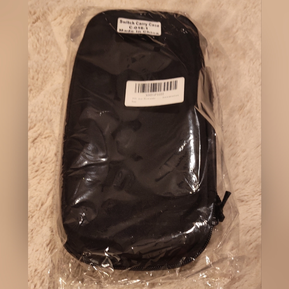 NWT! Nintendo Switch Case (No Brand Name)